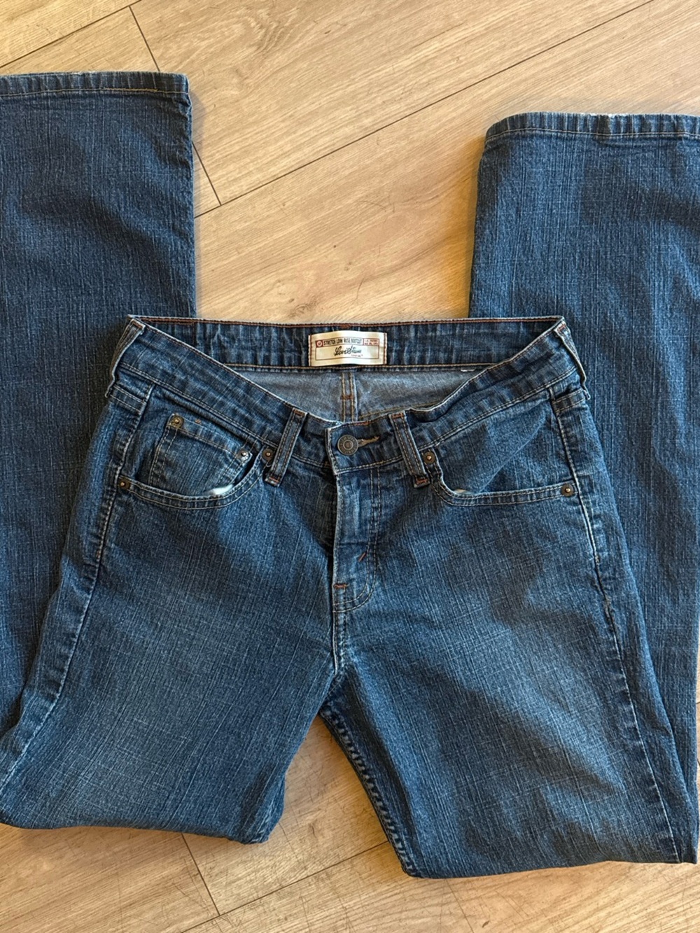 Low Rise Bootcut Levi Jeans - Picture 1 of 4